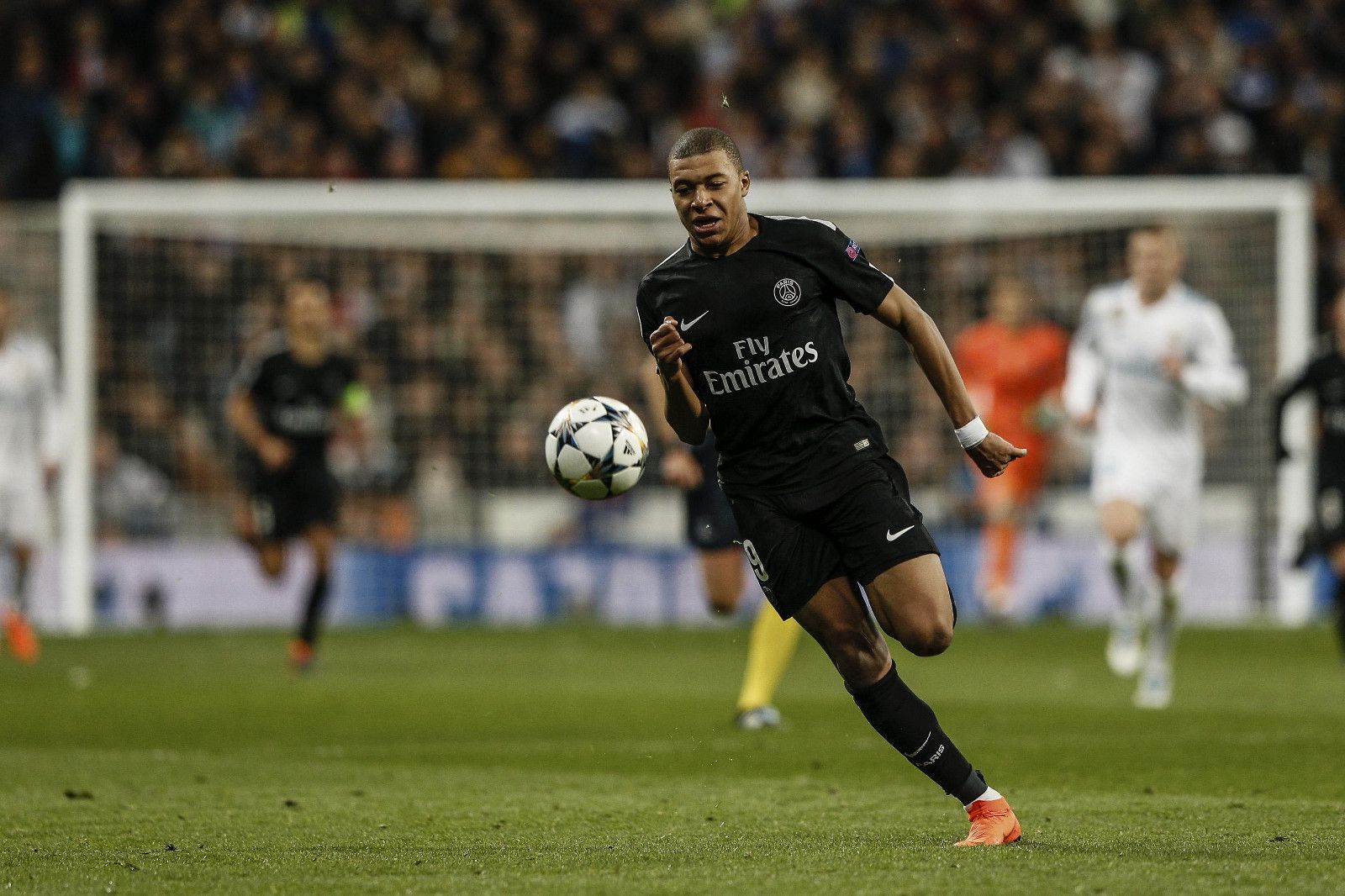 德天空：目前看施洛特贝克最可能不续约，皇马和拜仁讨论了他（德天空：施洛特贝克续约希望渺茫，皇马与拜仁已讨论其情况）