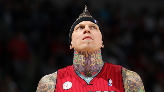 12次对抗11次成功+进球：卡马文加本轮个人集锦（卡马文加本轮个人集锦：12次对抗11次制胜，外加一球破门）