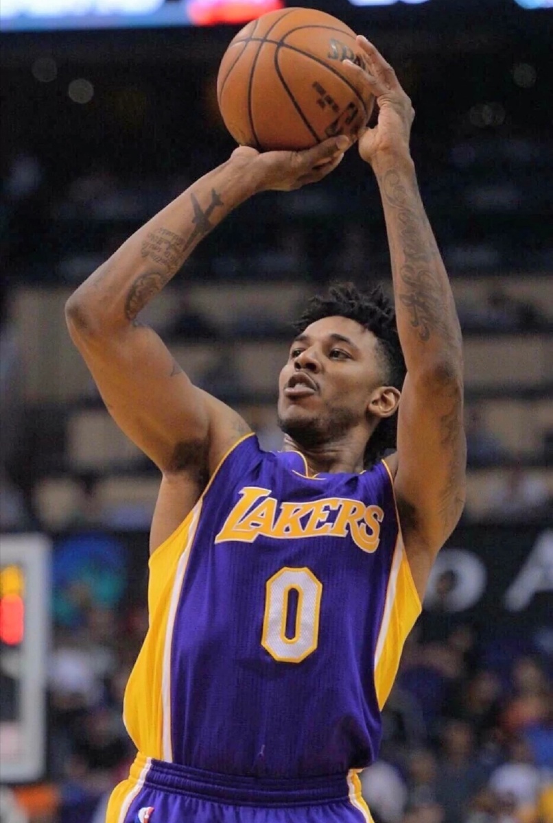 拉基蒂奇：无论哪队球迷都会喜欢魔笛；亚马尔要走自己的路（拉基蒂奇：各队球迷都爱莫德里奇，亚马尔应走自己的路）