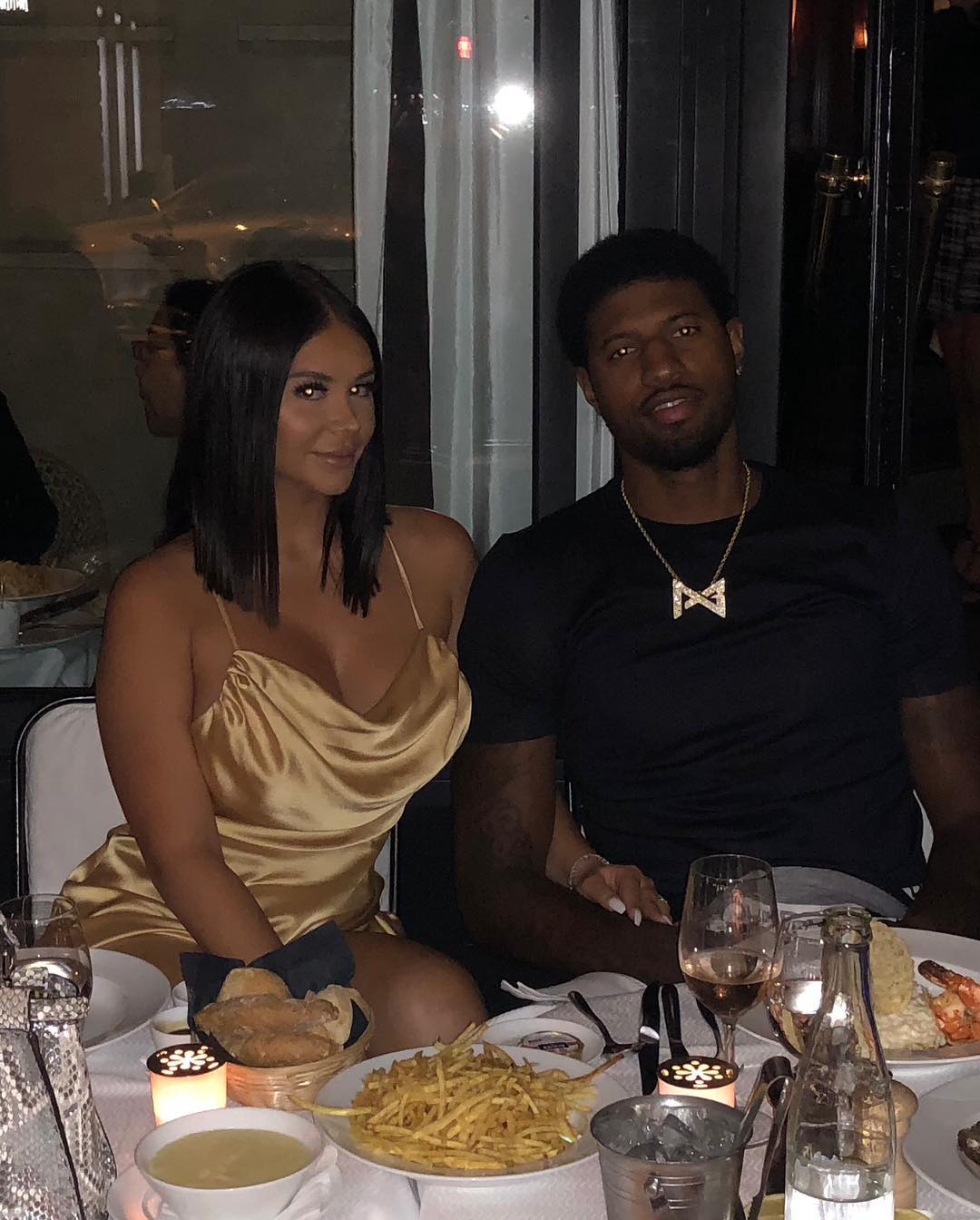 张外龙：曾跟球迷承诺一定会回到重庆；跪谢最努力的球员们（张外龙：曾向球迷承诺必回重庆；跪地致谢最拼的球员）