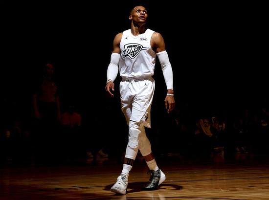 连负弱旅！骑士过去四场1胜3负，均输给战绩比自己差的球队（骑士近四战仅1胜3负，三败皆给战绩更差的对手）