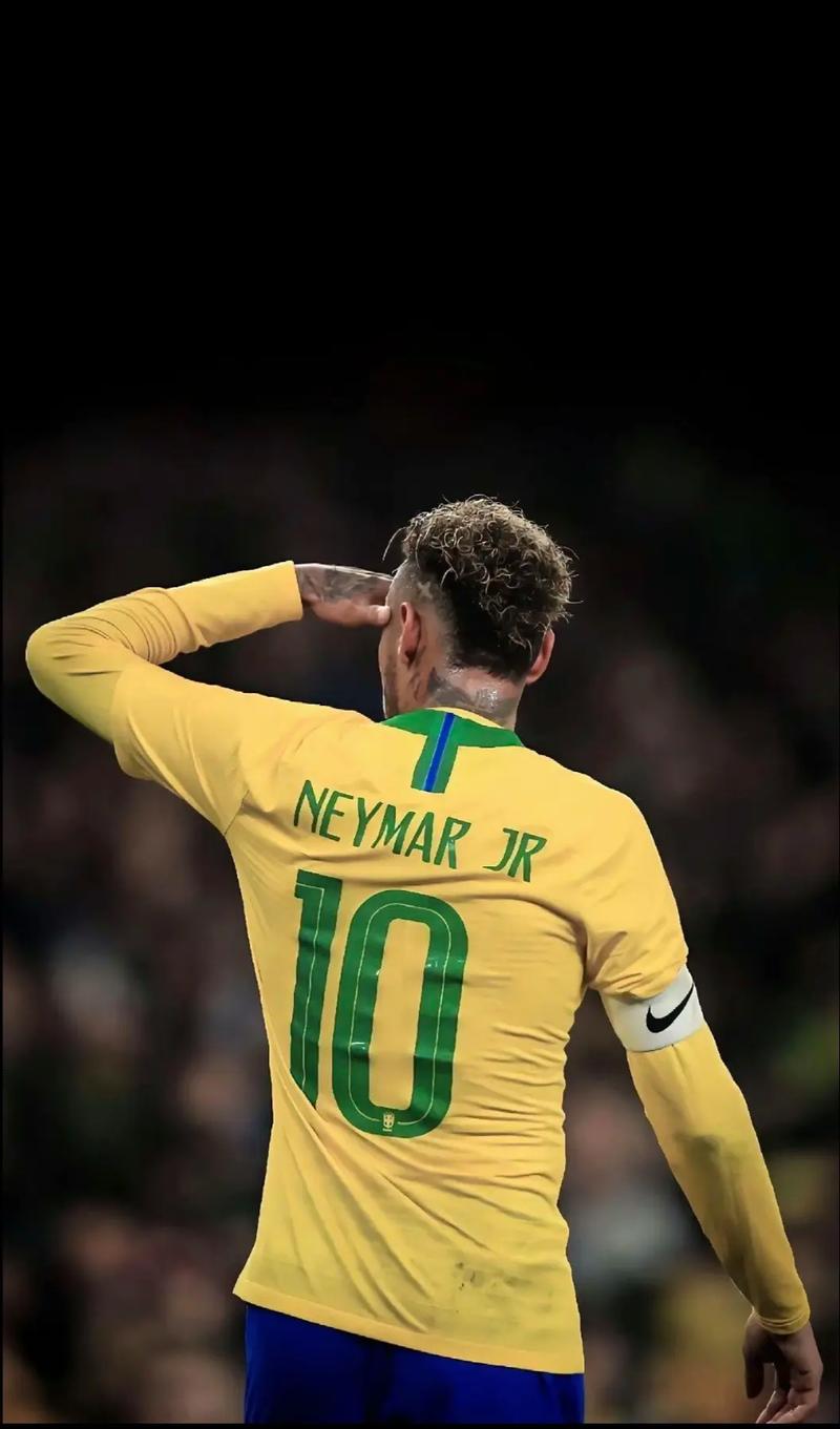 马德兴：海港三连冠胜在稳定二字；塞蒂恩下课因率队员讨薪（马德兴：海港三连冠源自稳定；塞蒂恩因带队讨薪遭下课）