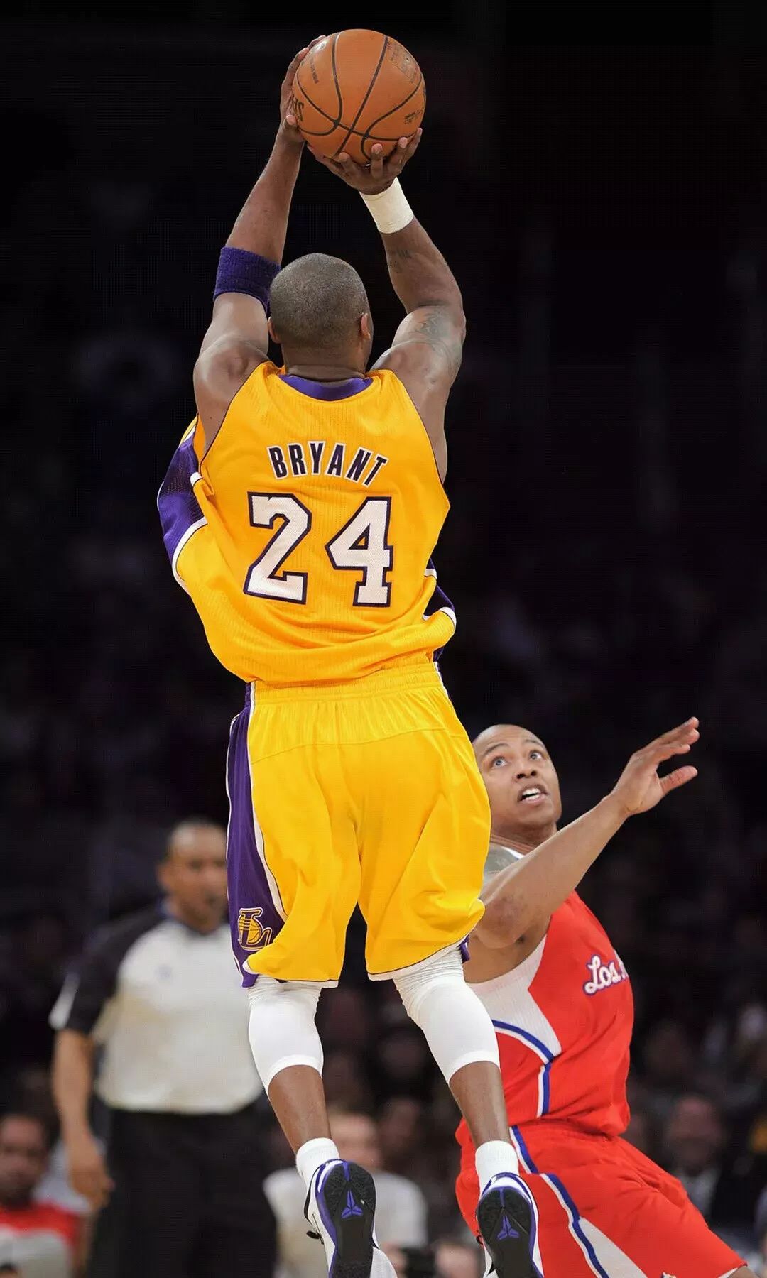 默里34分约基奇准三双，掘金末节发力击退黄蜂（默里砍34分，约基奇准三双，掘金末节爆发力擒黄蜂）