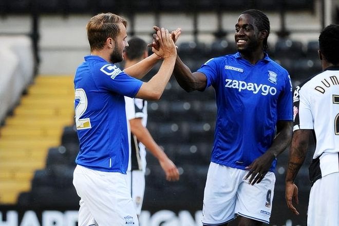 梅州vs英博：5外援PK3外援，刘祝润、杨铭锐首发，刘云出战（梅州迎战英博：5外援对阵3外援，刘祝润、杨铭锐先发，刘云登场）