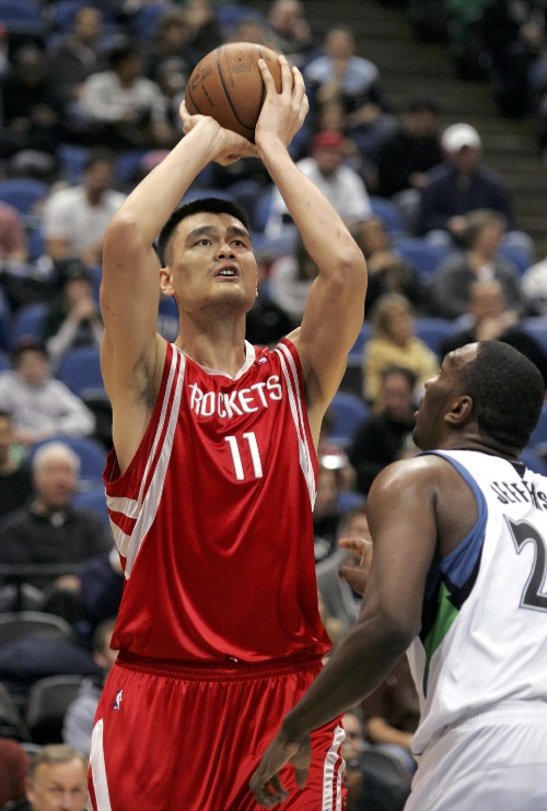 火箭哈登连续三场得分30+（哈登为火箭连砍三场30+）