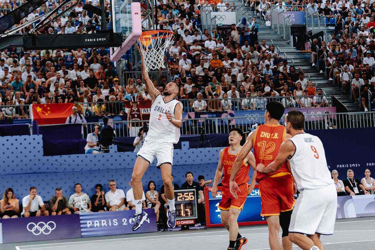 罗马诺：迈尼昂与米兰续约谈判停滞，但他与国米没有任何接触（罗马诺：迈尼昂与米兰续约陷入停滞，与国米毫无接触）