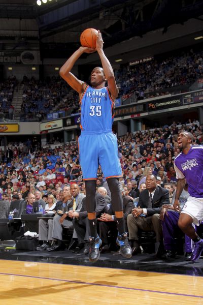 吃T是隐患！东契奇上半场17中8爆砍24分3板2助 三分7中3（技犯隐忧！东契奇半场17投8中轰24分3板2助，三分7投3中）