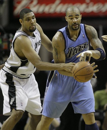 菲尔-琼斯预测欧冠第4轮：利物浦主场不敌皇马，曼城胜多特（菲尔-琼斯欧冠第4轮前瞻：皇马客场拿下利物浦，曼城力克多特蒙德）