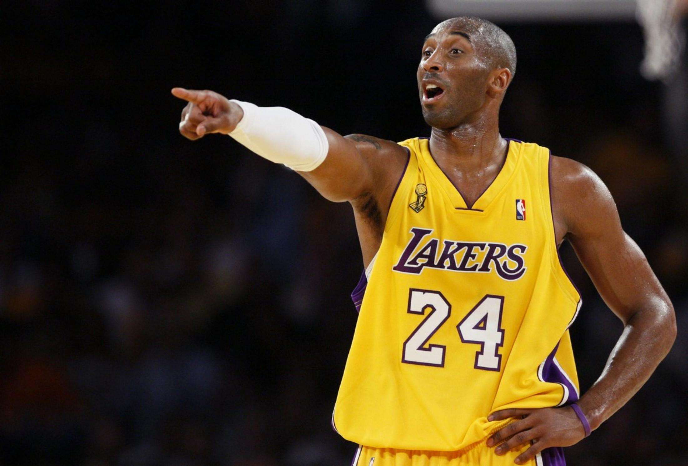 英超-十人切尔西1-1阿森纳，凯塞多蹬踏染红，枪手5分优势领跑（英超：切尔西少打一人1-1战平阿森纳，凯塞多蹬踏被罚下，阿森纳以5分优势领跑）