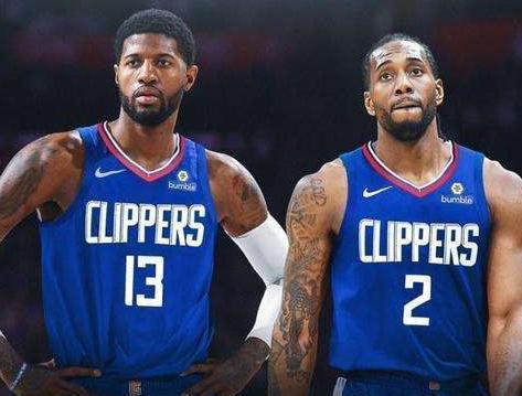 进攻效率稳定，防守能力出色，灰熊侧翼新星正在不断取得提升？（进攻端稳健、防守端亮眼，灰熊侧翼小将正持续进步？）