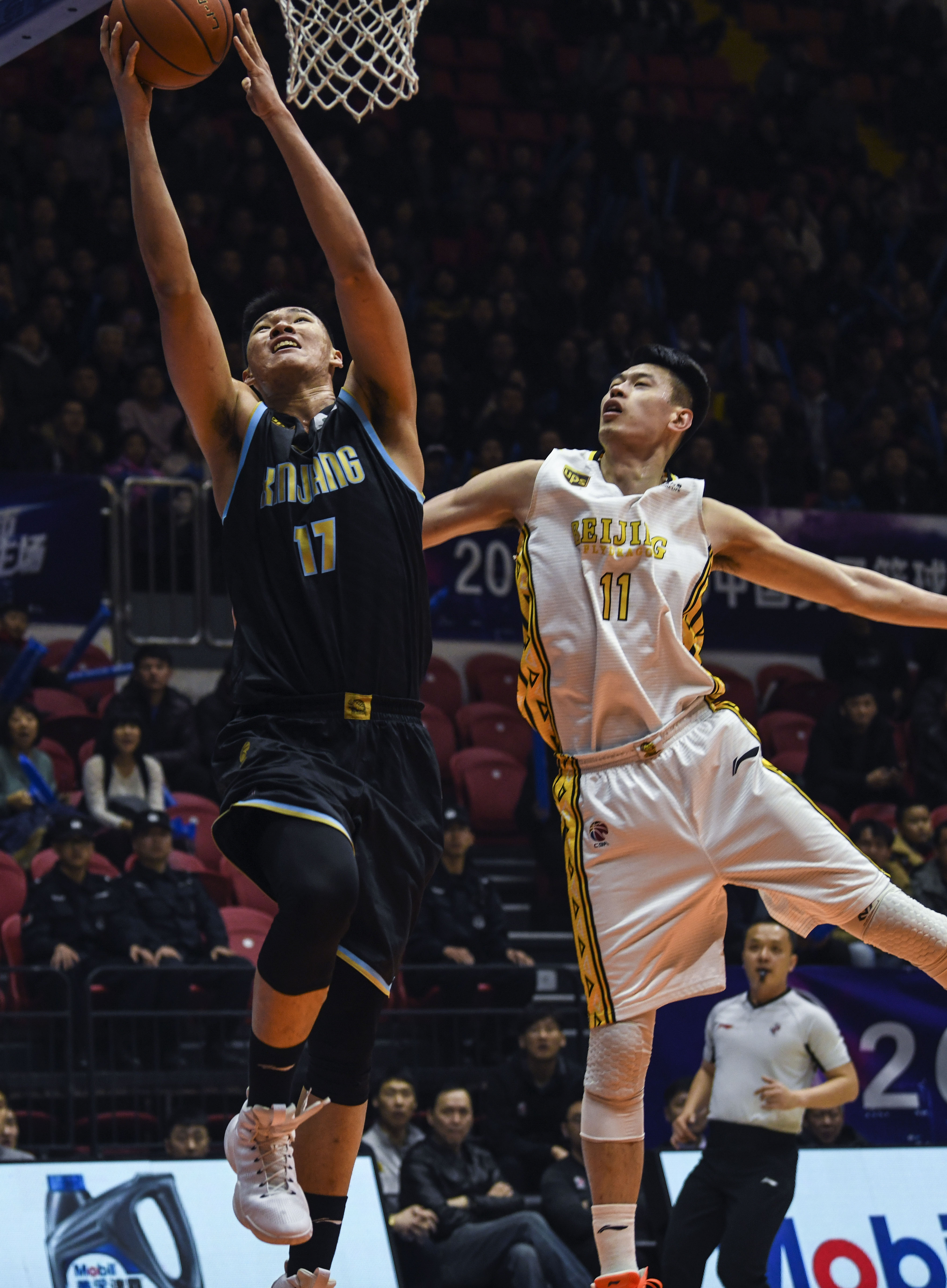 英超联赛第16轮收官战，曼联主场迎战伯恩茅斯，赛前首发出炉。（英超第16轮收官之战：曼联主场迎战伯恩茅斯，赛前首发名单公布）