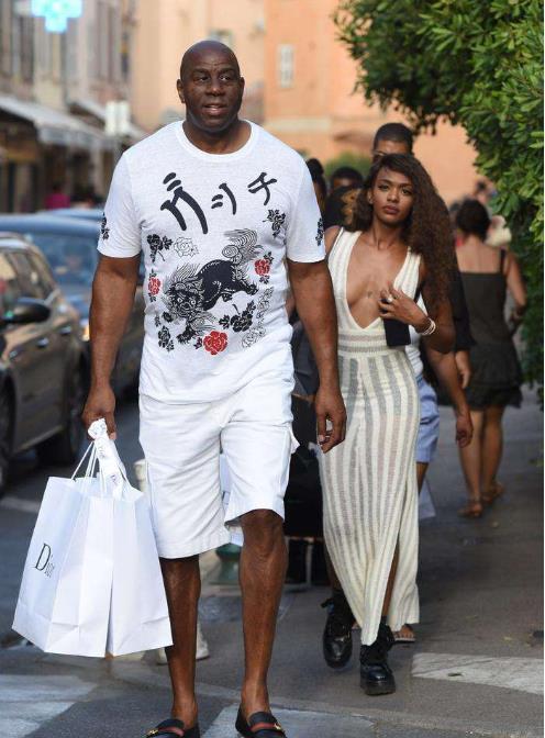 米兰客战拉齐奥：莱奥领衔，亚沙里、里奇、拉比奥出战（米兰客场对阵拉齐奥：莱奥挂帅，亚沙里、里奇、拉比奥披挂上阵）