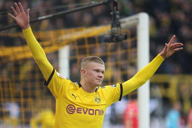 球迷刚骂完，下一秒就闭嘴了（球迷才刚开骂，转瞬哑火）