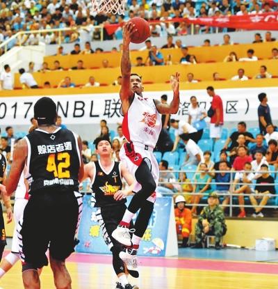 跟队记者：尤文仍在重点关注迈尼昂，球员的续约谈判陷入停滞（队记：尤文继续重点关注迈尼昂，其续约谈判已陷入僵局）