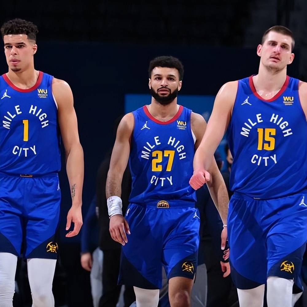 篮球湖人球员训练后心理状态良好（湖人球员训练后心态积极向上）