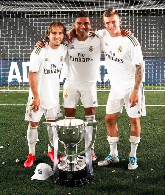 差之毫厘！掘金一约基奇球迷参加球迷挑战 仅差中场投篮就能获大奖（与大奖擦肩而过！掘金队约基奇球迷参加球迷挑战，仅差一记中场投篮）